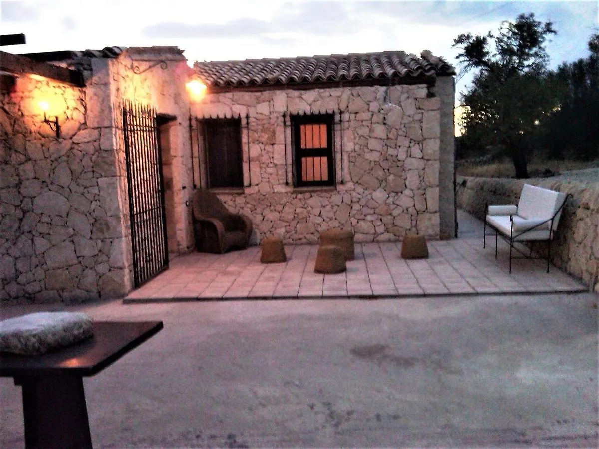 Casa Pizzuta Villa Noto 0*,